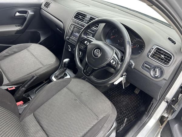 2019-Volkswagen-Polo-16-Comfortline-Auto image:14