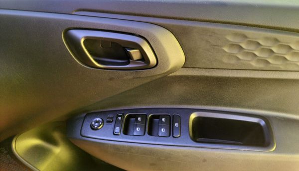 2023-Hyundai-Grand-i10-10-Motion image:8