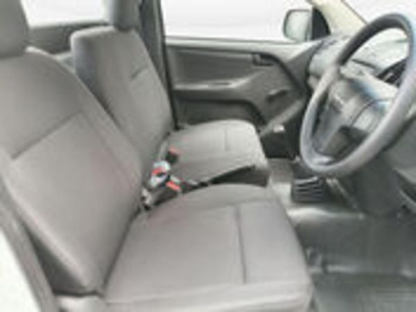 2026-Isuzu-D-Max-250C-Fleetside-Single-Cab image:12
