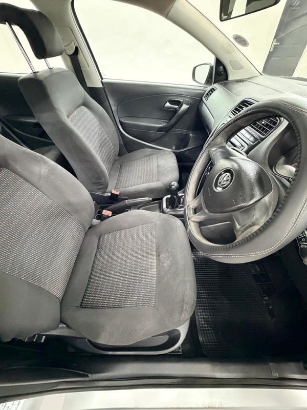 2019-Volkswagen-Polo-Vivo-14-Trendline-5-dr image:6
