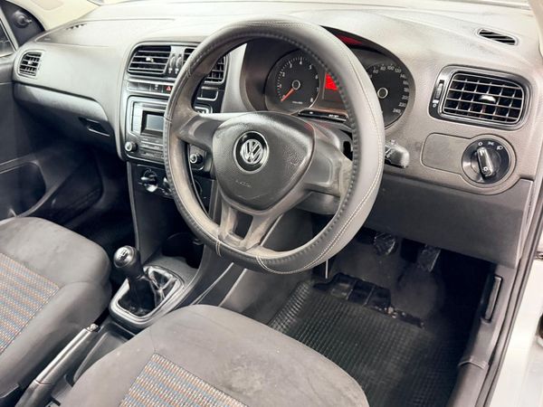 2019-Volkswagen-Polo-Vivo-14-Trendline-5-dr image:7