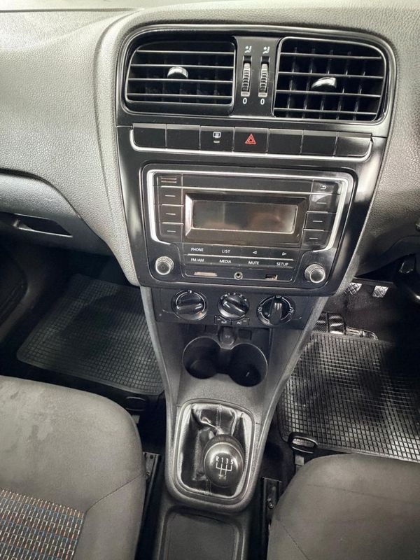 2019-Volkswagen-Polo-Vivo-14-Trendline-5-dr image:8
