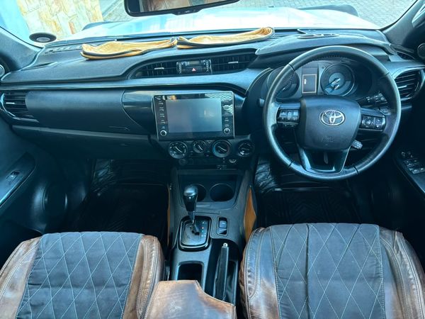 2022-Toyota-Hilux-28-GD-6-Raised-Body-Legend-4x4-Extended-Cab image:7