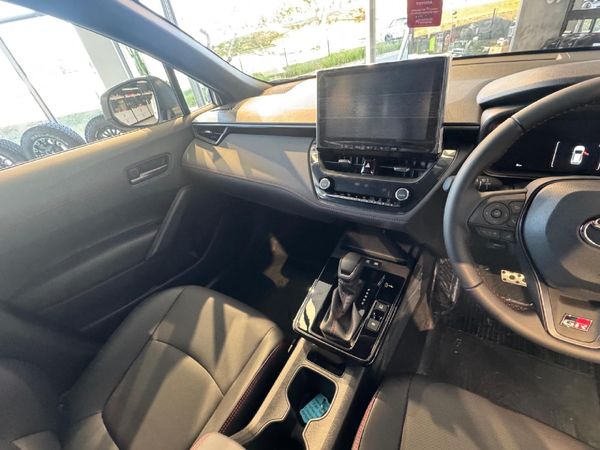 2026-Toyota-Corolla-Cross-18-GR-S-Hybrid image:10