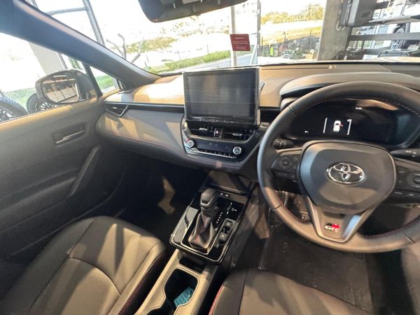 2026-Toyota-Corolla-Cross-18-GR-S-Hybrid image:12