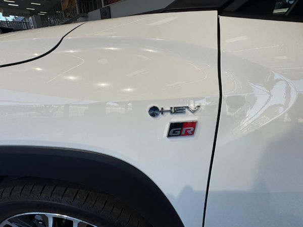 2026-Toyota-Corolla-Cross-18-GR-S-Hybrid image:23