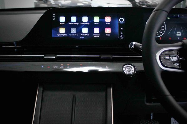 2026-Omoda-C5-15T-Luxury-X image:11