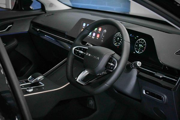 2026-Omoda-C5-15T-Luxury-X image:7