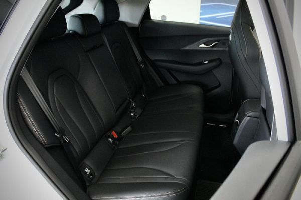 2026-Omoda-C5-15T-Luxury-X image:15