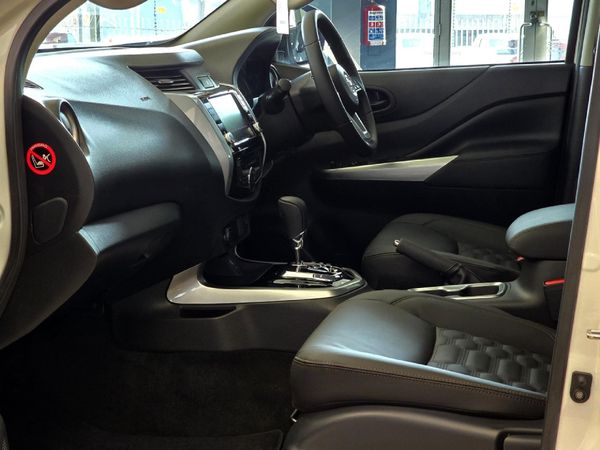 2026-Nissan-Navara-25DDTi-Stealth-Auto image:16