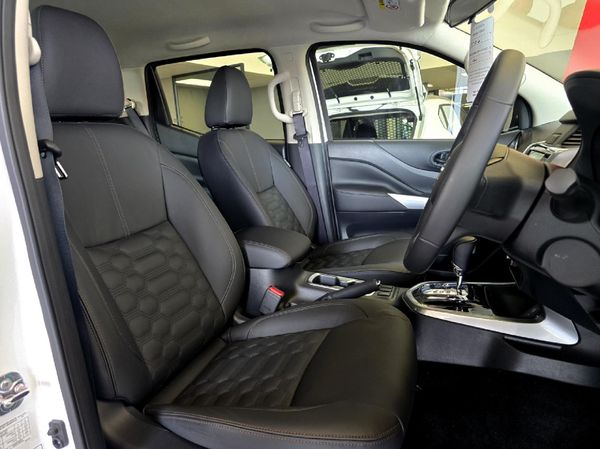 2026-Nissan-Navara-25DDTi-Stealth-Auto image:22