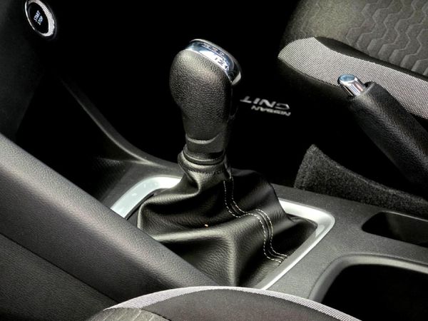 2026-Nissan-Magnite-10-Acenta-AMT image:13