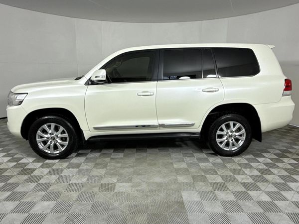 2017-Toyota-Land-Cruiser-200-45-D-V8-VX-Auto image:17