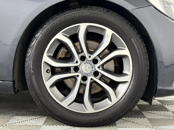2016-Mercedes-Benz-C-Class-C-200-Auto image:4