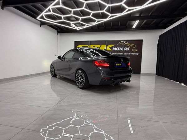 2016-BMW-2-Series-M240i-Coupe-Auto image:3