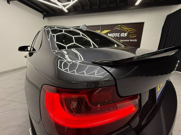 2016-BMW-2-Series-M240i-Coupe-Auto image:6