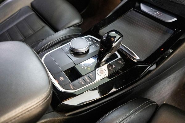 2022-BMW-X3-sDrive20i image:9