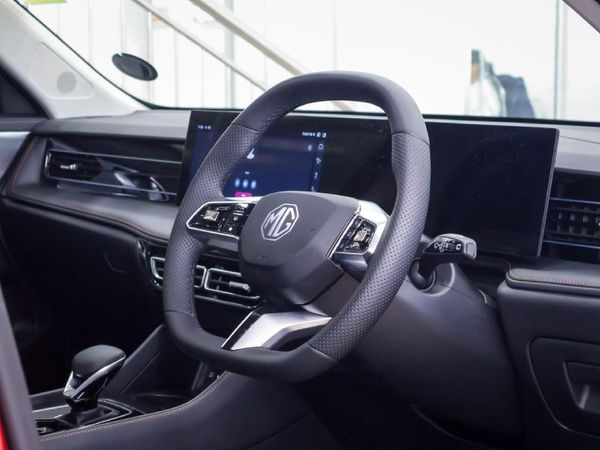 2026-MG-HS-15T-Luxury-Auto image:9