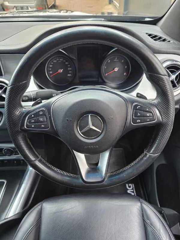 2020-Mercedes-Benz-X-Class-X350d-4Matic-Power image:12