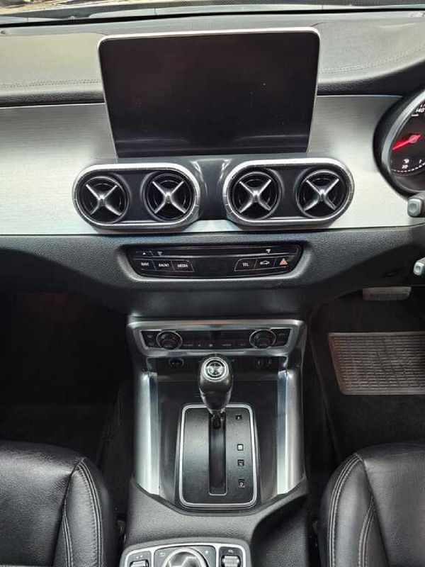 2020-Mercedes-Benz-X-Class-X350d-4Matic-Power image:13