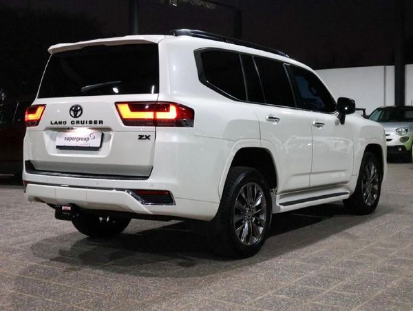 2022-Toyota-Land-Cruiser-300-V6-33-D-ZX image:9