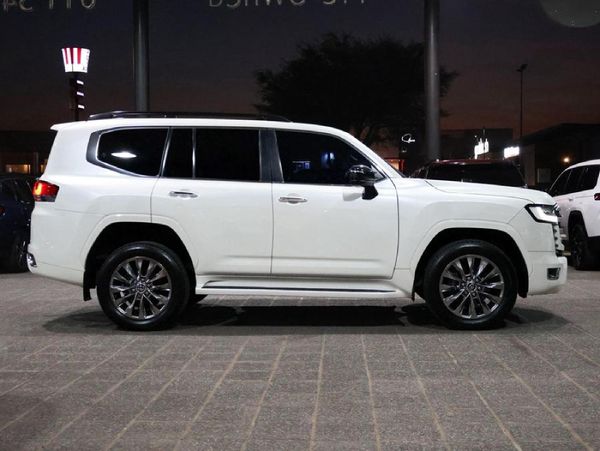 2022-Toyota-Land-Cruiser-300-V6-33-D-ZX image:10