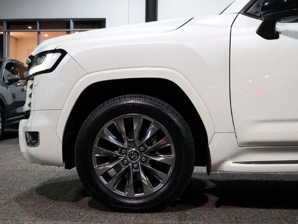 2022-Toyota-Land-Cruiser-300-V6-33-D-ZX image:15