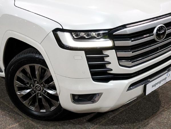 2022-Toyota-Land-Cruiser-300-V6-33-D-ZX image:1