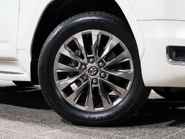 2022-Toyota-Land-Cruiser-300-V6-33-D-ZX image:27