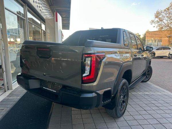 2026-Toyota-Hilux-28-GD-6-RB-Legend-Auto-Double-Cab-Mhev image:10