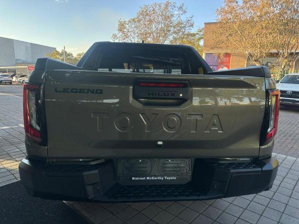 2026-Toyota-Hilux-28-GD-6-RB-Legend-Auto-Double-Cab-Mhev image:11