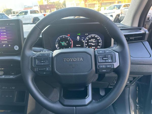 2026-Toyota-Hilux-28-GD-6-RB-Legend-Auto-Double-Cab-Mhev image:18