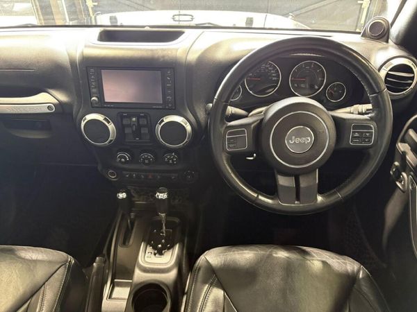 2015-Jeep-Wrangler-Unlimited-28-CRD-Sahara-Auto image:10