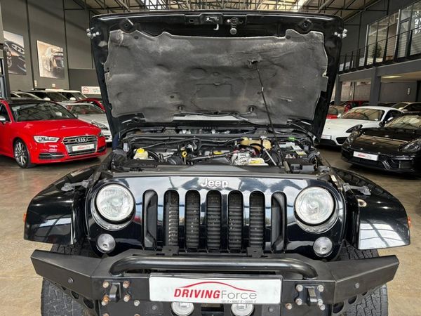 2015-Jeep-Wrangler-Unlimited-28-CRD-Sahara-Auto image:12