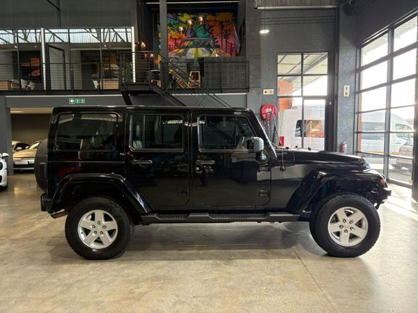 2015-Jeep-Wrangler-Unlimited-28-CRD-Sahara-Auto image:3