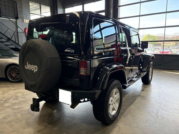 2015-Jeep-Wrangler-Unlimited-28-CRD-Sahara-Auto image:4