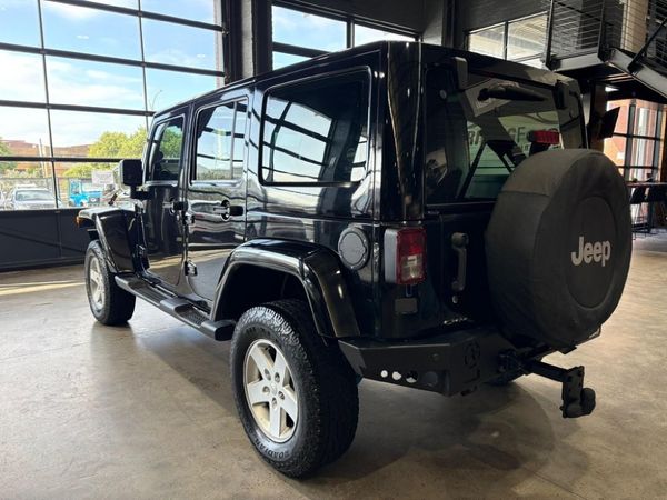 2015-Jeep-Wrangler-Unlimited-28-CRD-Sahara-Auto image:6