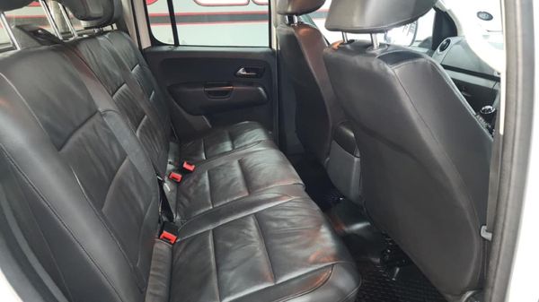 2014-Volkswagen-Amarok-20-BiTDI-Highline-132kW-Double-Cab image:7
