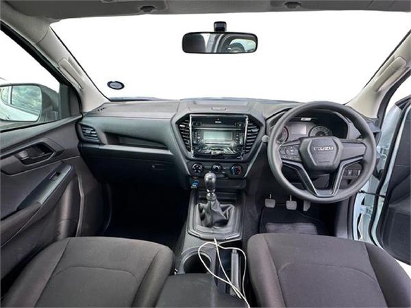 2026-Isuzu-D-Max-19-DDI-HR-L-Extended-Cab image:9