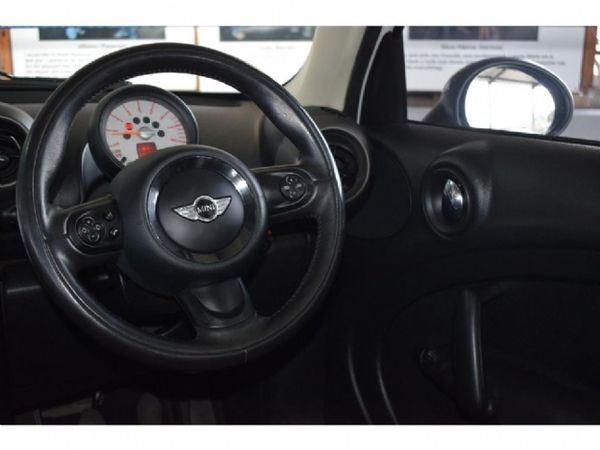 2011-MINI-Countryman-Cooper image:10