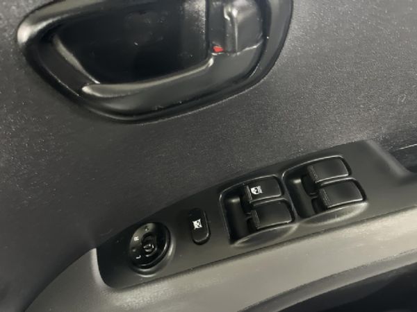 2013-Hyundai-i10-125-GLS-Fluid image:15