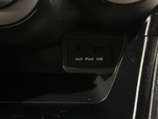 2013-Hyundai-i10-125-GLS-Fluid image:16