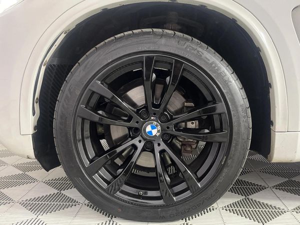 2014-BMW-X5-xDrive30d-M-Sport-Auto image:4