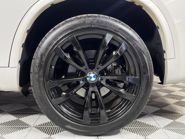 2014-BMW-X5-xDrive30d-M-Sport-Auto image:6