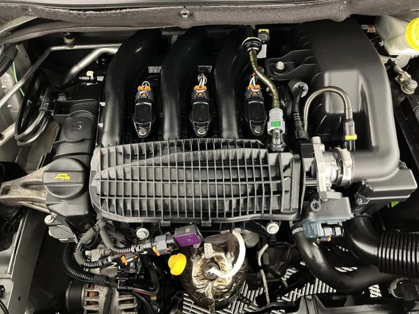 2017-Peugeot-208-12-PureTech-Active-5-dr image:13