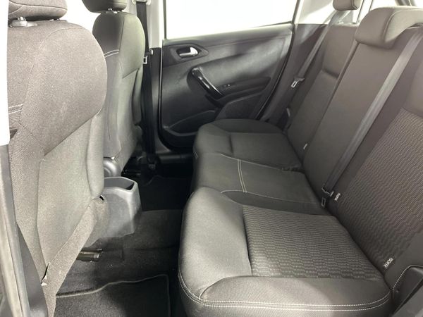 2017-Peugeot-208-12-PureTech-Active-5-dr image:3