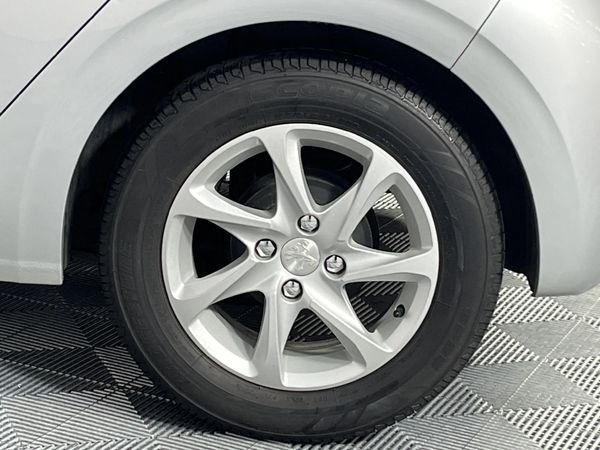 2017-Peugeot-208-12-PureTech-Active-5-dr image:6