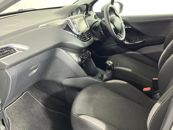 2017-Peugeot-208-12-PureTech-Active-5-dr image:8