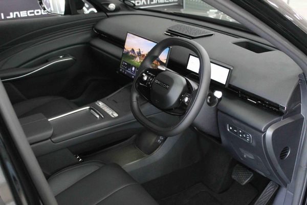 2026-Omoda-C7-15T-SHS-DHT-Phev image:7