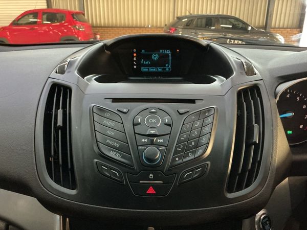 2015-Ford-Kuga-15-EcoBoost-Ambiente image:17